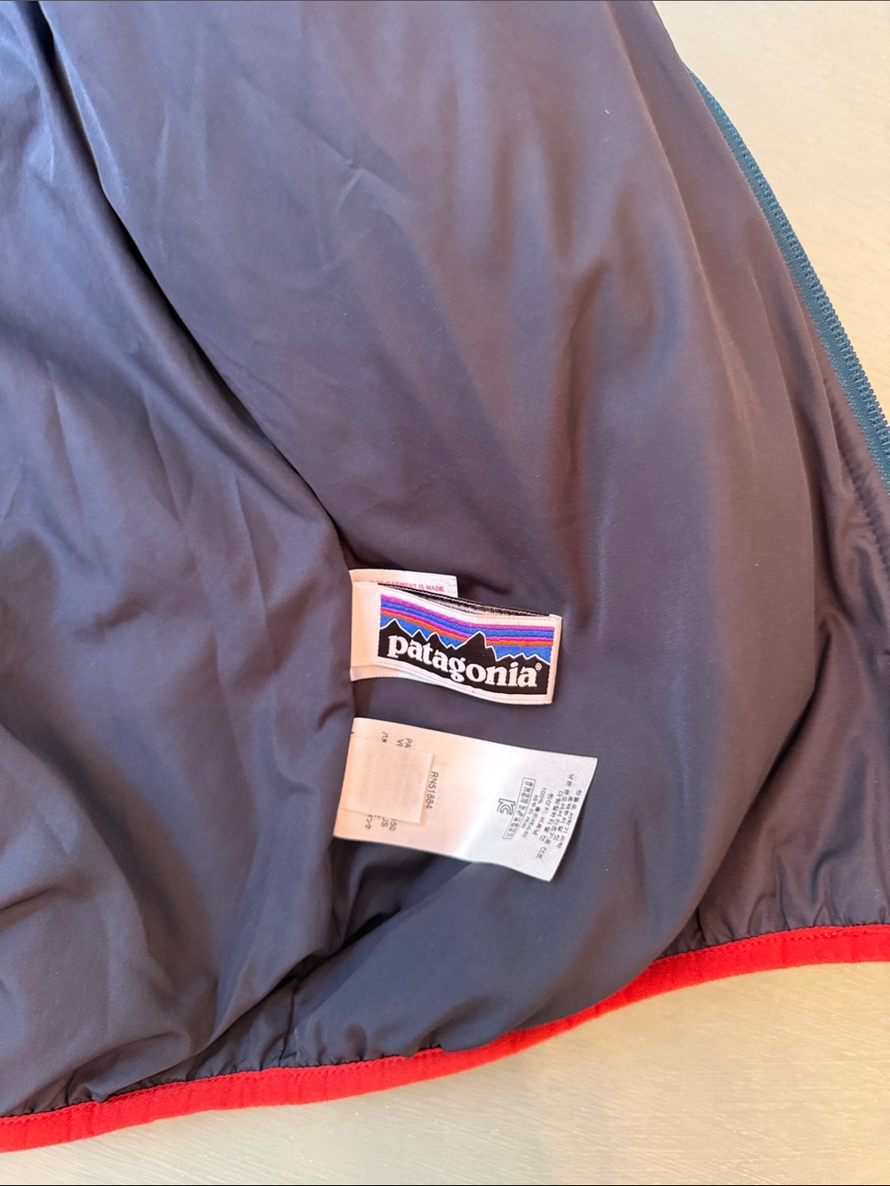 Patagonia Teal Sherpa Fleece Jacket with Red Accents - Picture 5 of 6